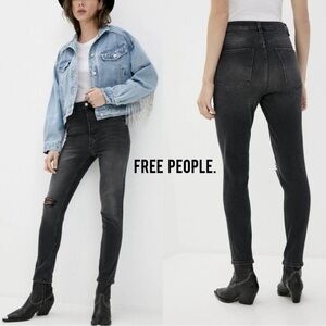 Free People We the Free Zuri Mom Jeans Dusty Roads Black Distressed Size 27